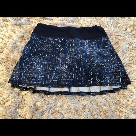lululemon athletica Dresses & Skirts - LULULEMON skirt  skort!!